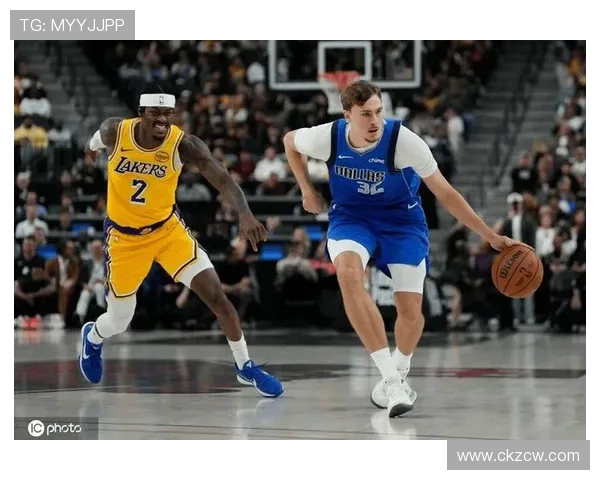 弗拉格称赞浓眉对球队的重要性享受与他无球配合的乐趣