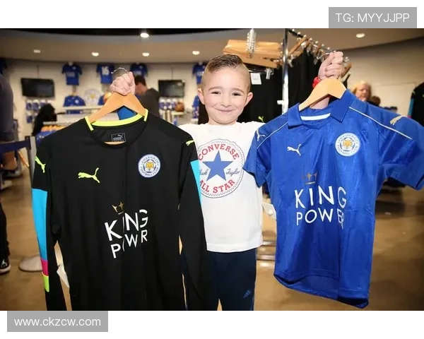 曼城推出马年特别球衣设计米色主调融入中国水墨艺术元素